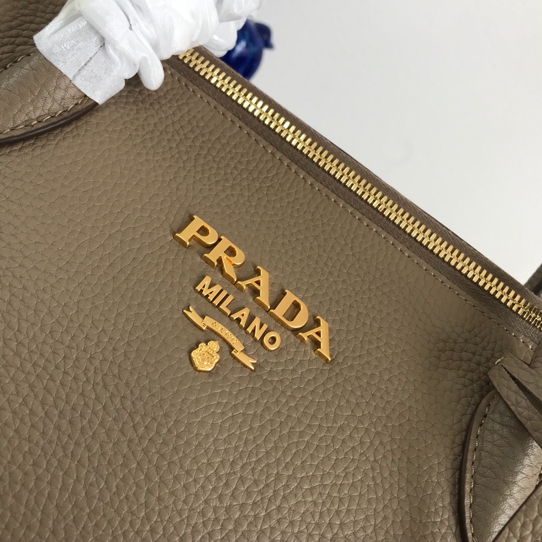 Pra*a tote