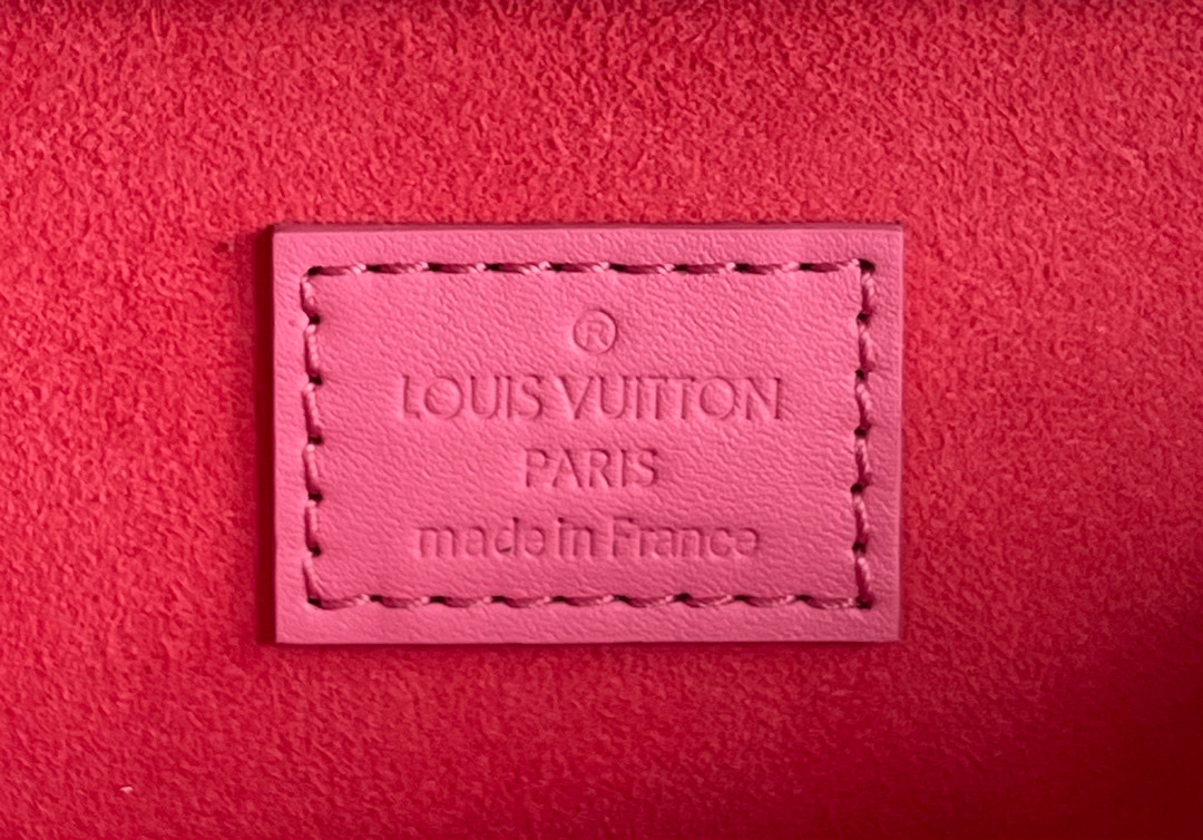 l**is V*t*n valisette tresor box