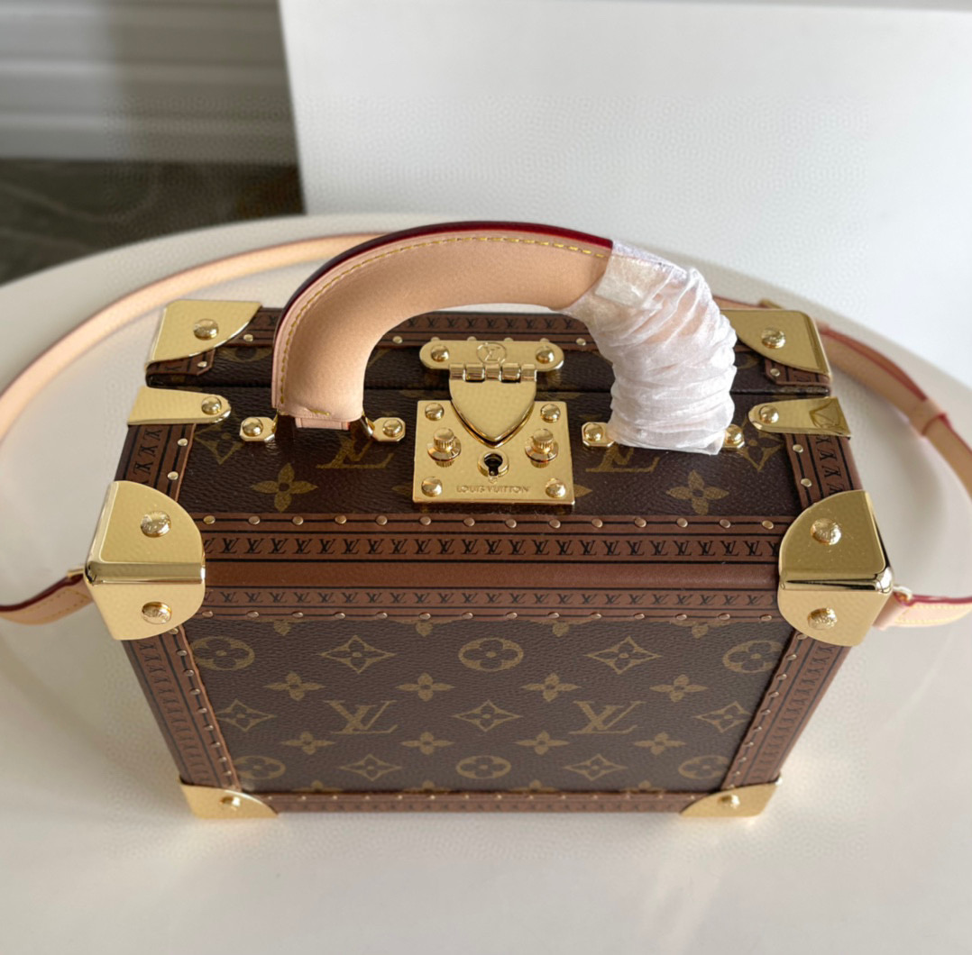 l**is V*t*n valisette tresor box