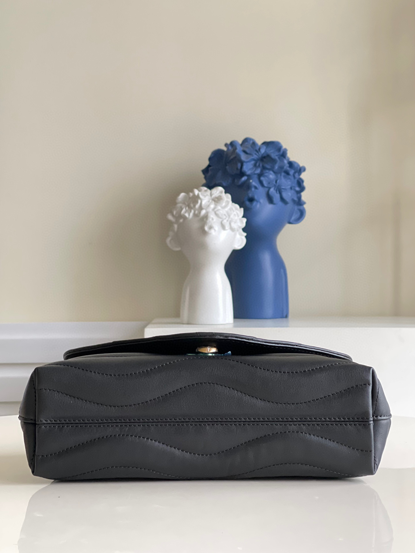 l**is V*t*n new wave