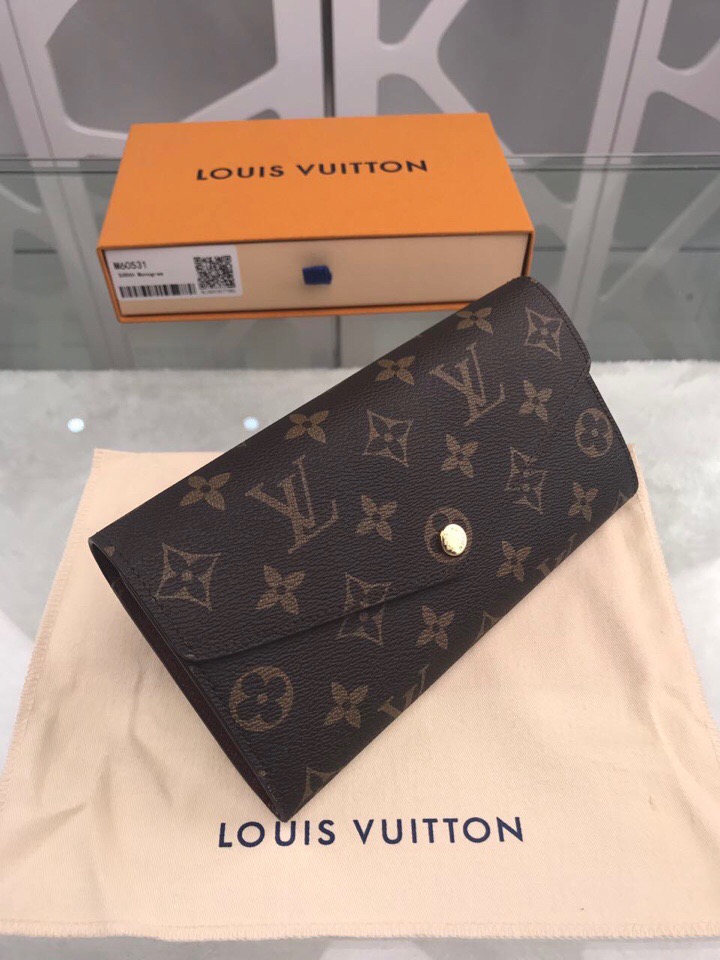 l**is V*t*n wallet
