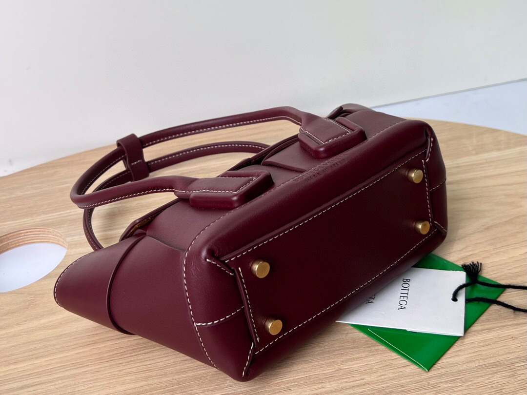 bo*te*ga Ve*ne*ta the arco mini