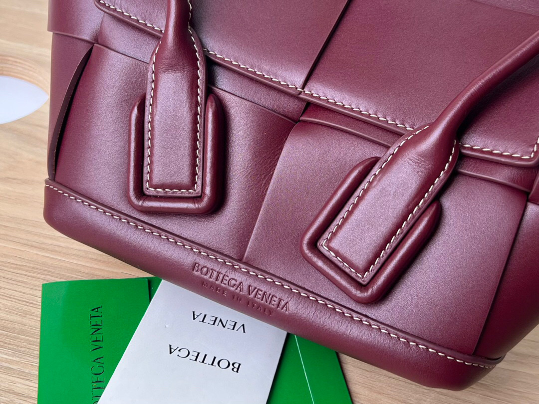 bo*te*ga Ve*ne*ta the arco mini