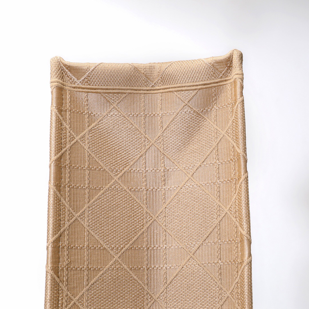 D*or book tote