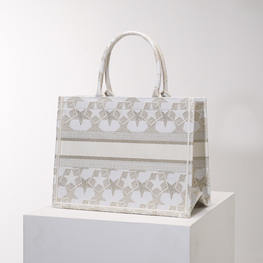 D*or book tote