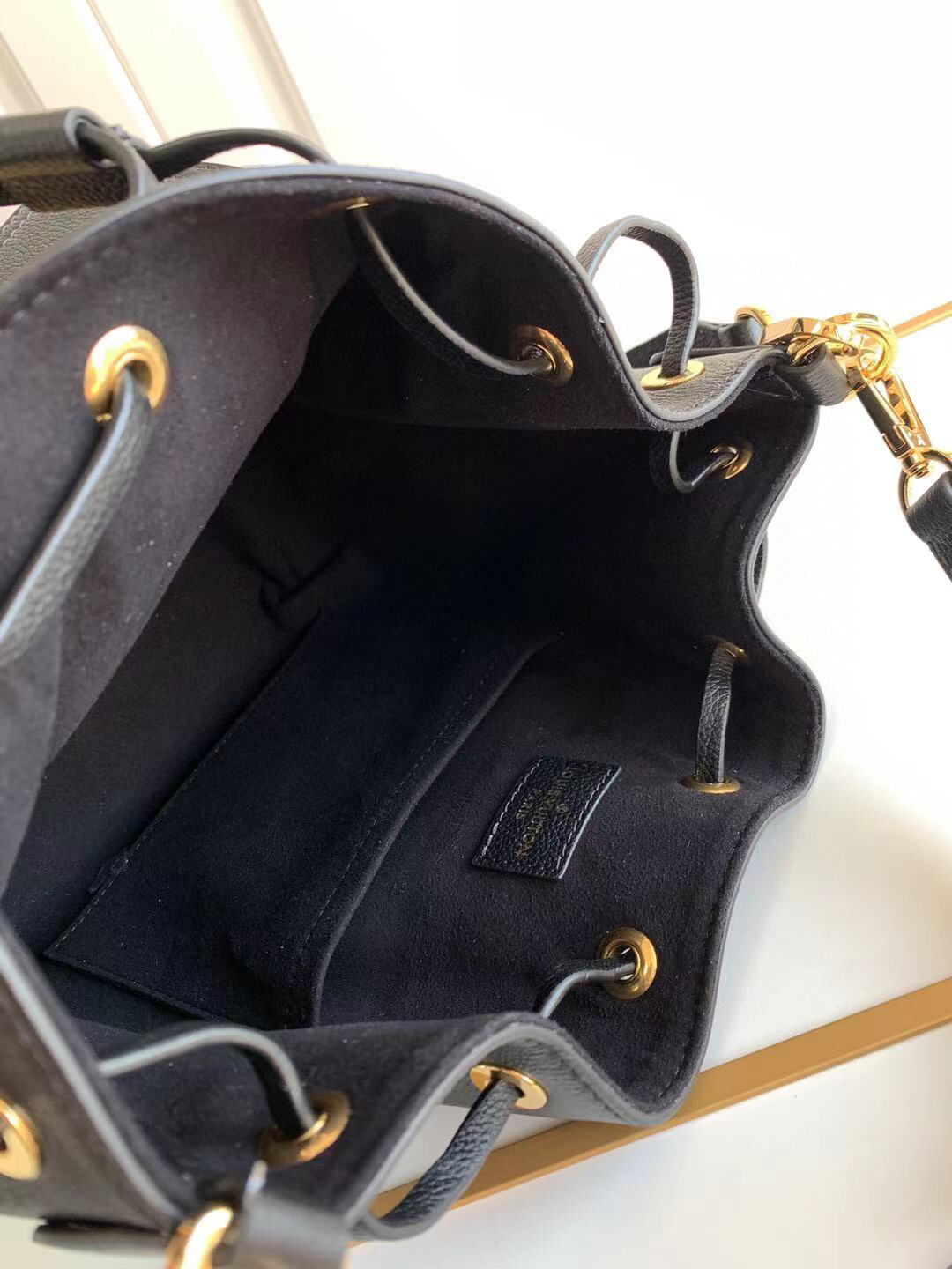 l**is V*t*n lockme bucket