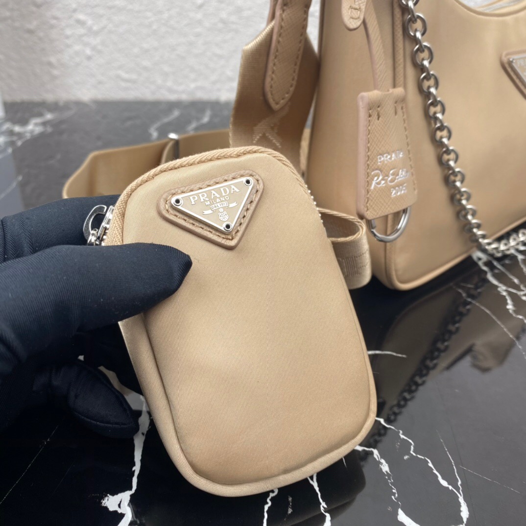 Pra*a nylon hobo