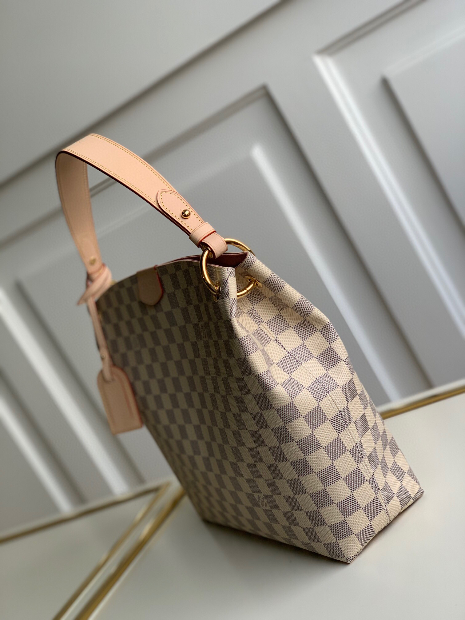 l**is V*t*n graceful pm