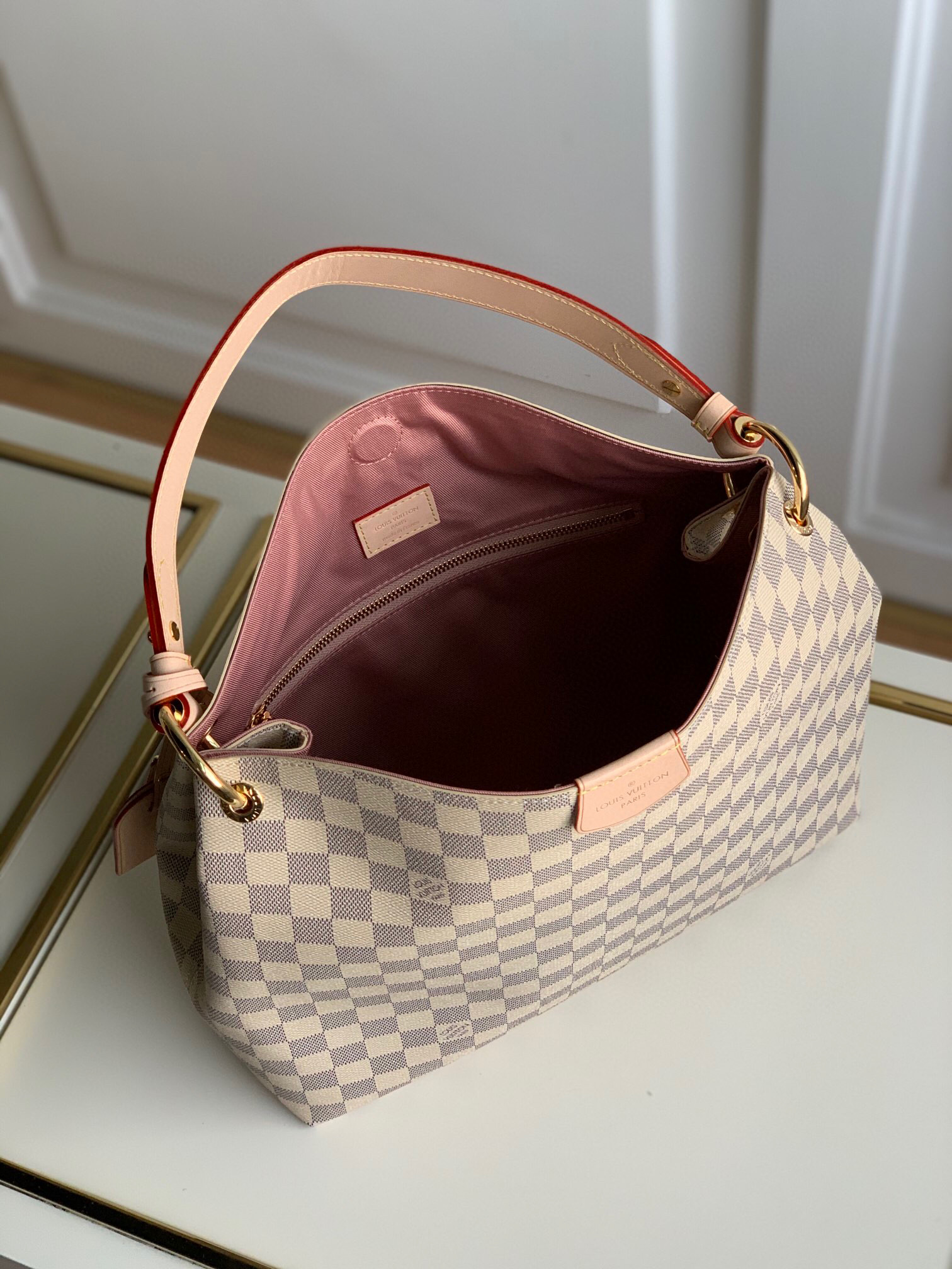 l**is V*t*n graceful pm