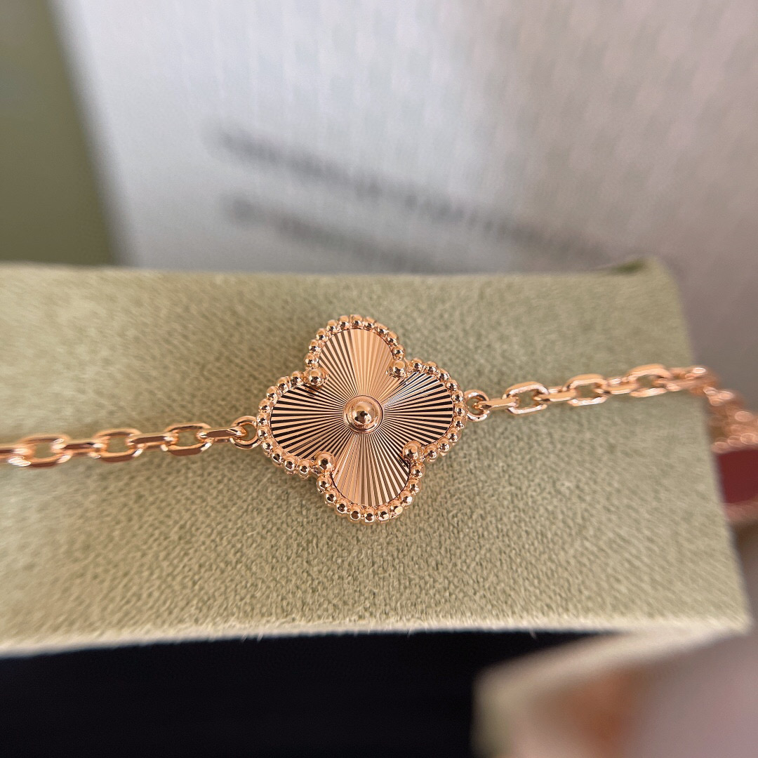 Van Cleef & Arpels Necklace