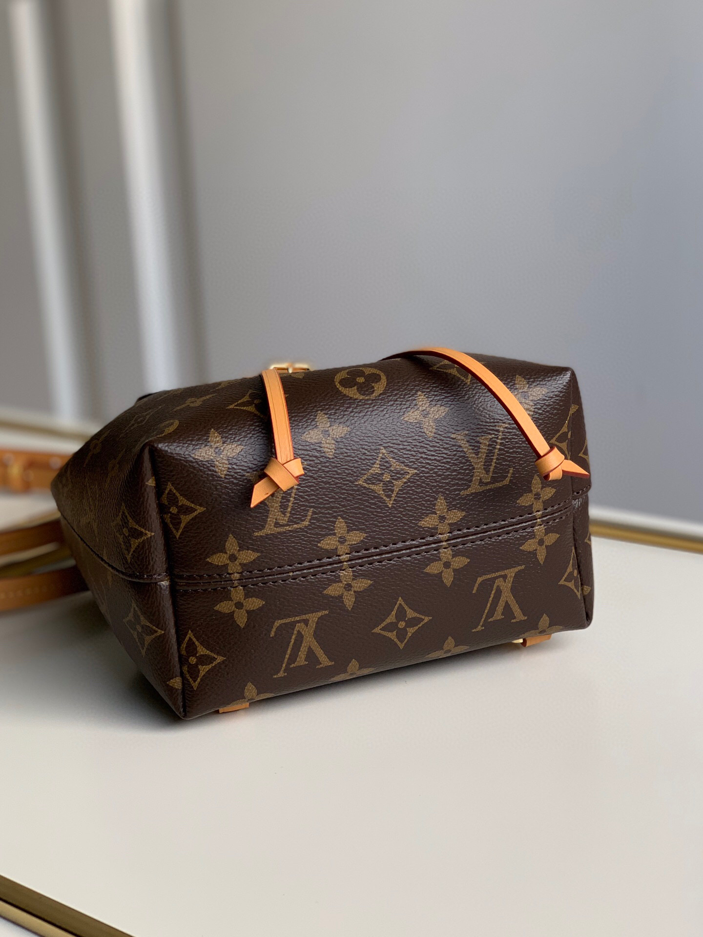 l**is V*t*n montsouris bb backpack
