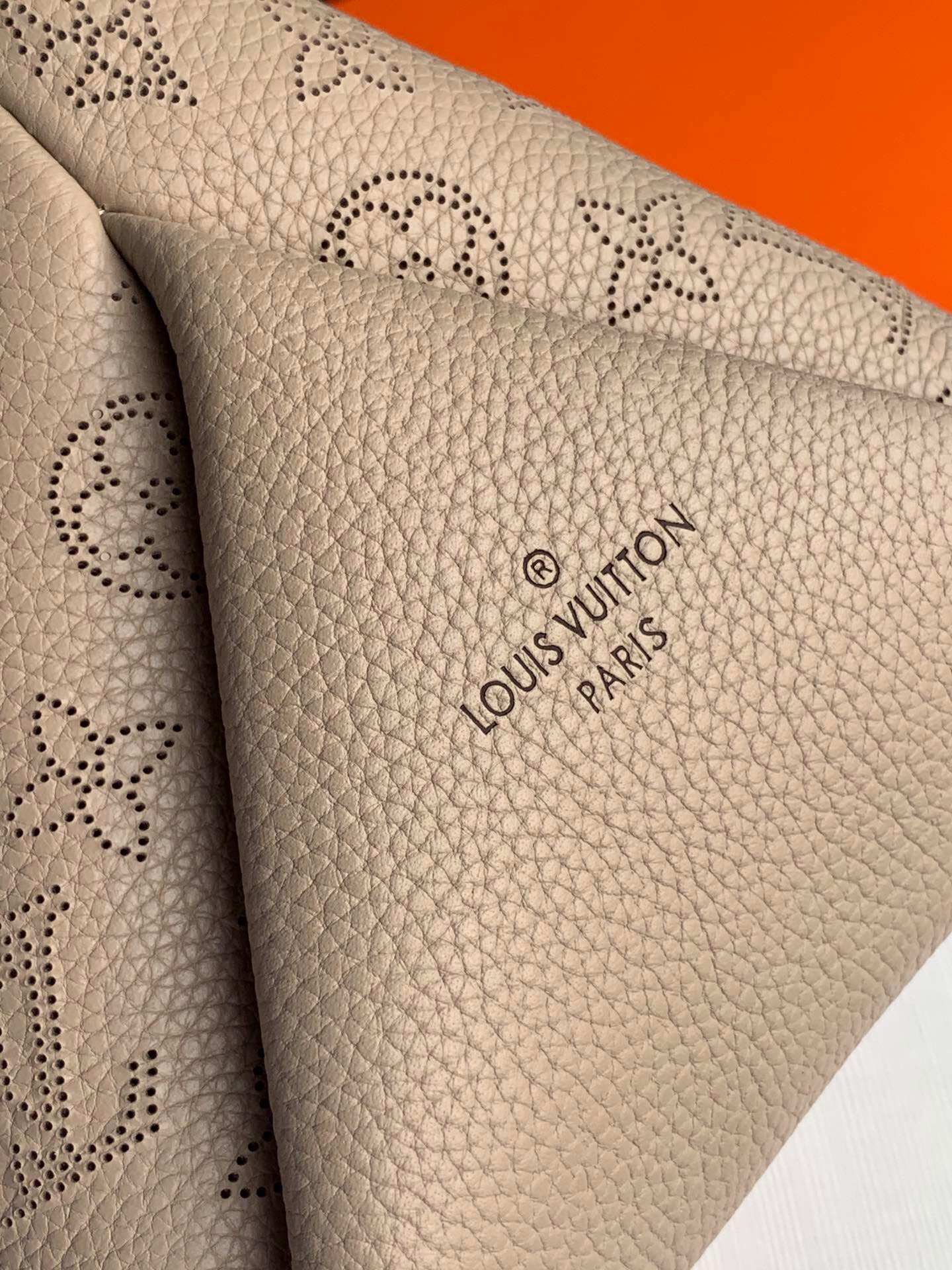 l**is V*t*n babylone bb