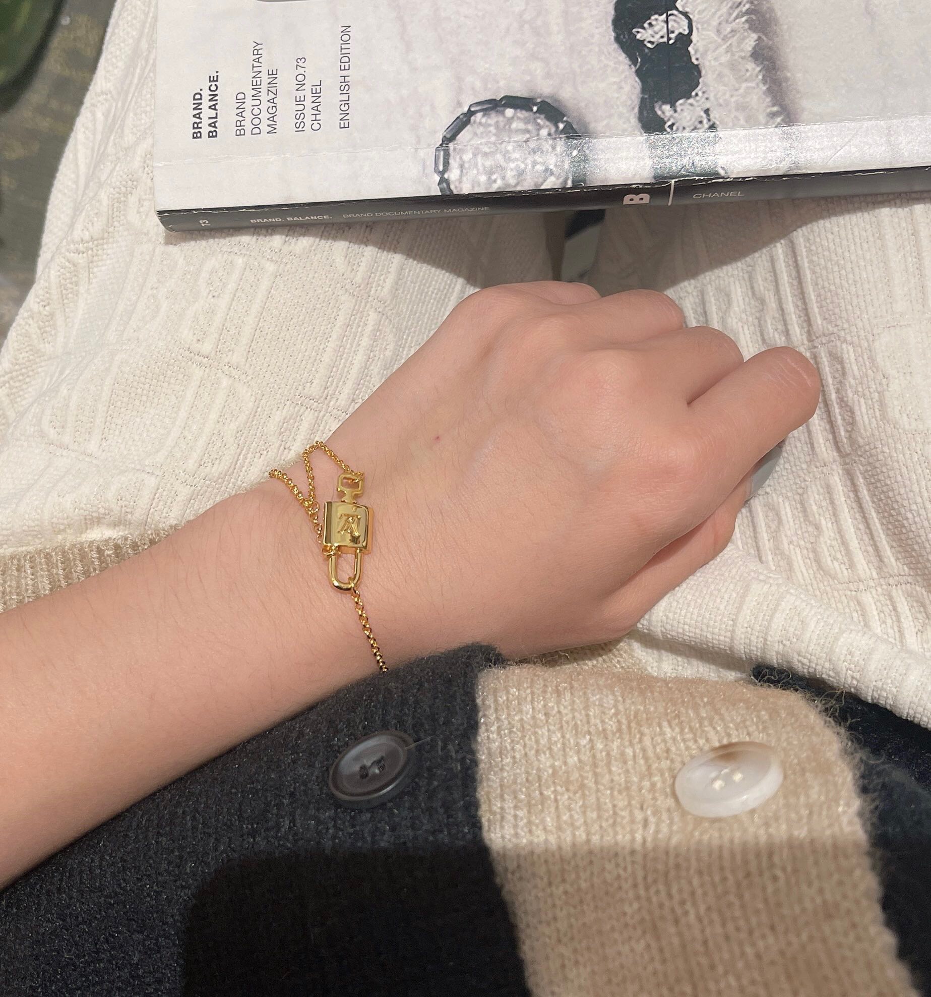 l**is V*t*n bracelet
