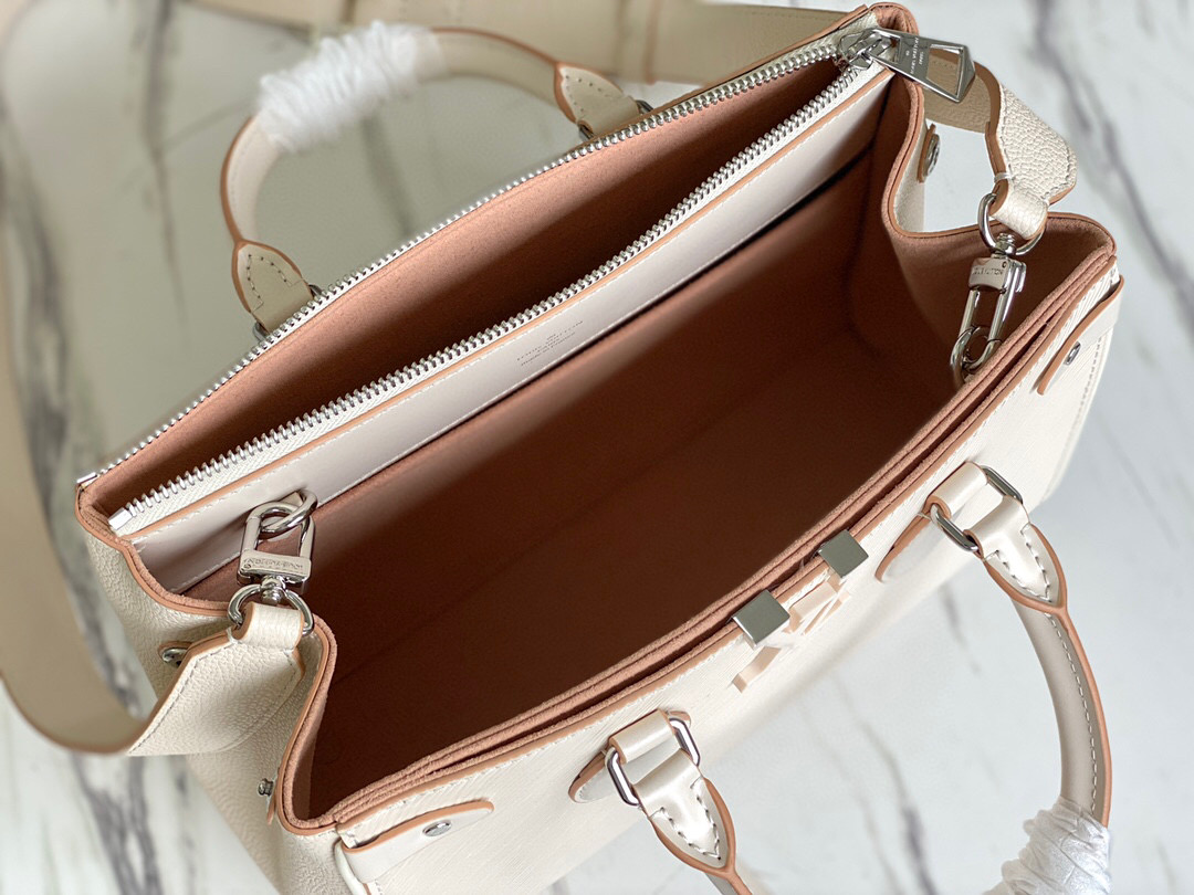 l**is V*t*n grenelle tote