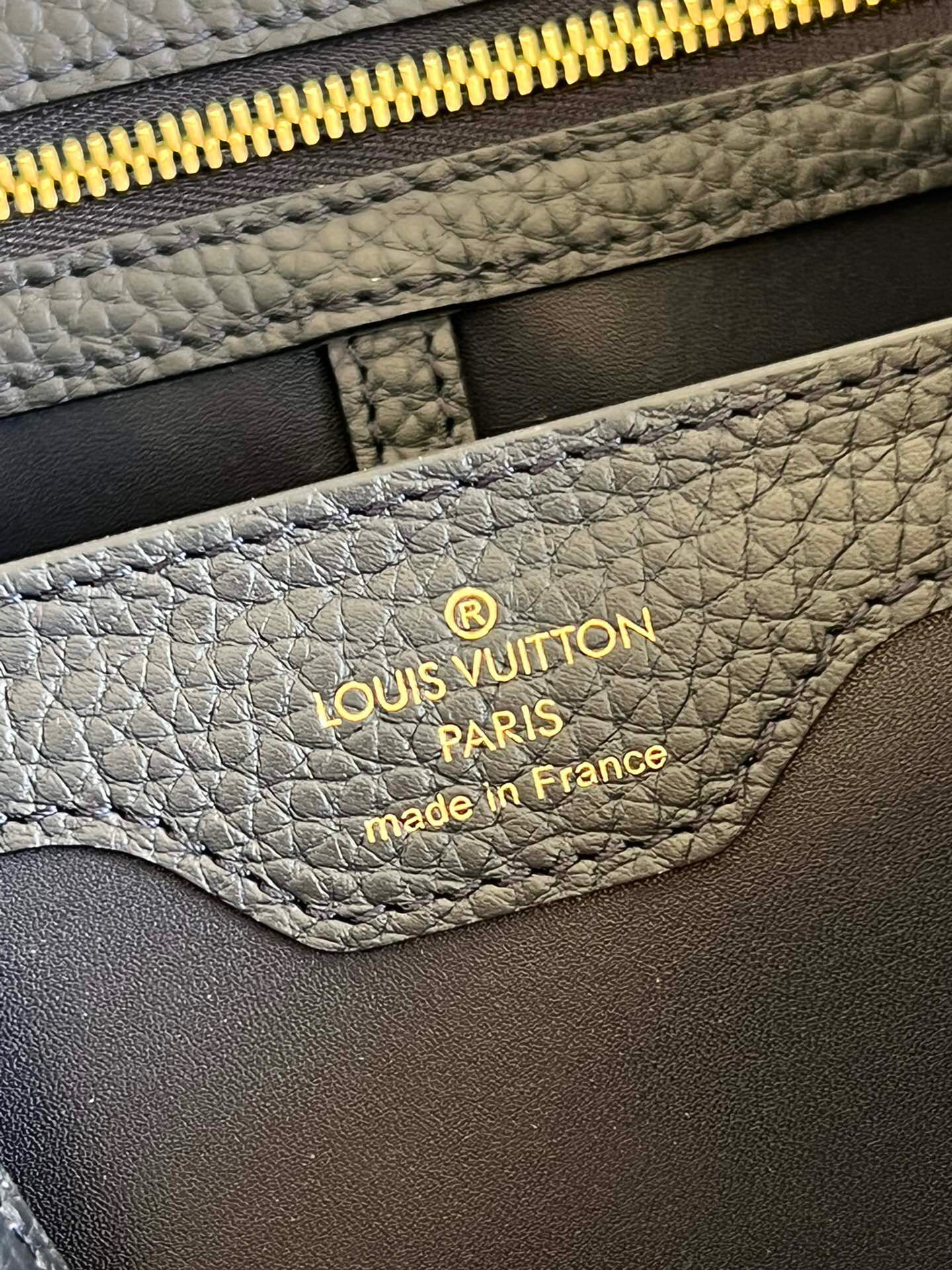 l**is V*t*n capucines sapphire blue