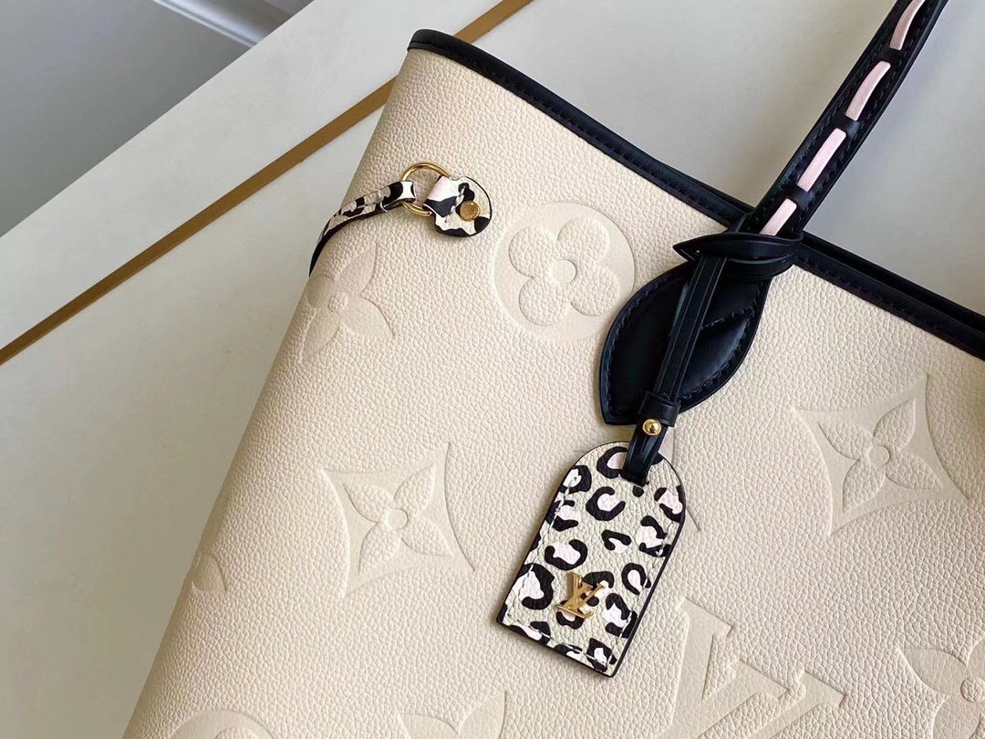 l**is V*t*n neverfull mm