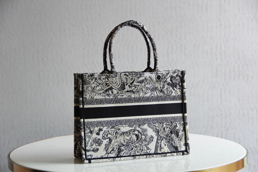D*or book tote