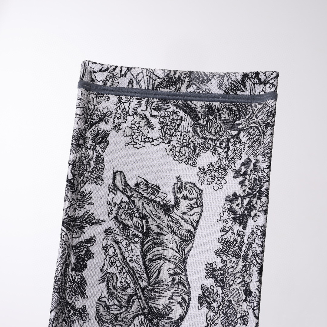 D*or book tote