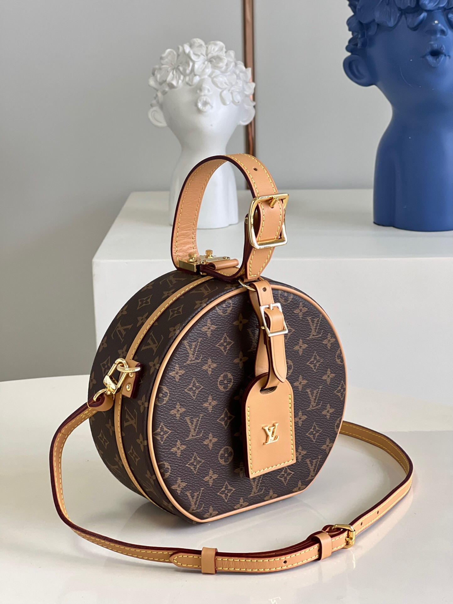 l**is V*t*n petite boite chapeau