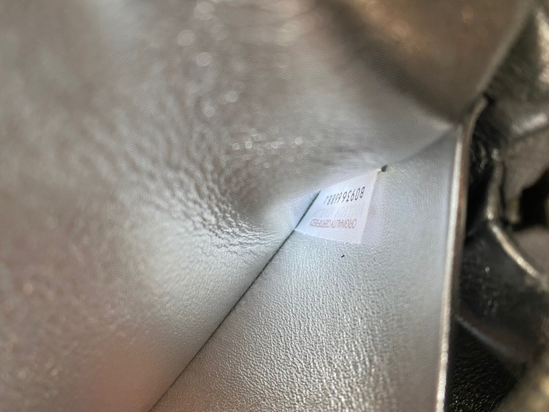 bo*te*ga Ve*ne*ta shoulder bags