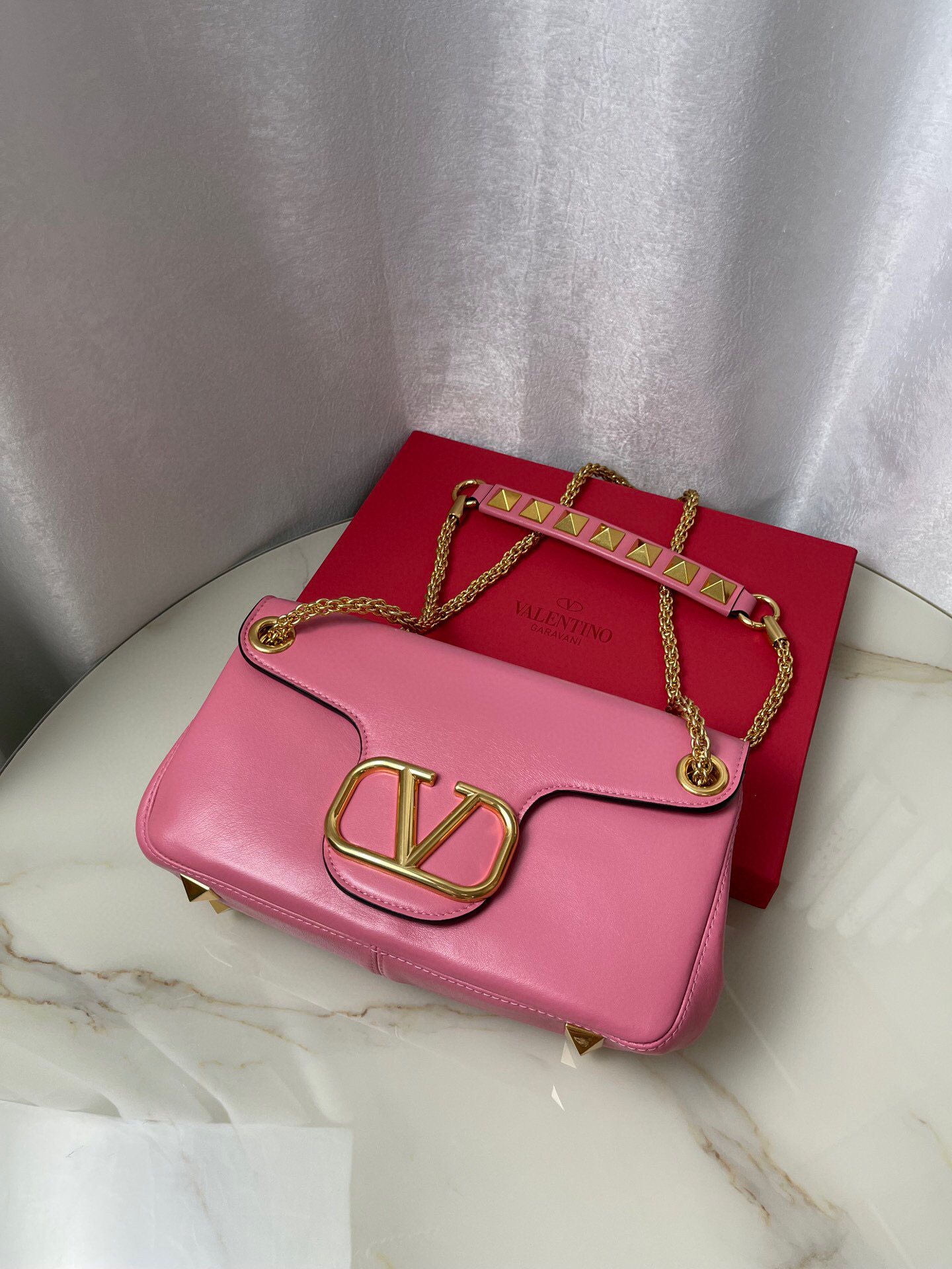 Valentino Stud Sign