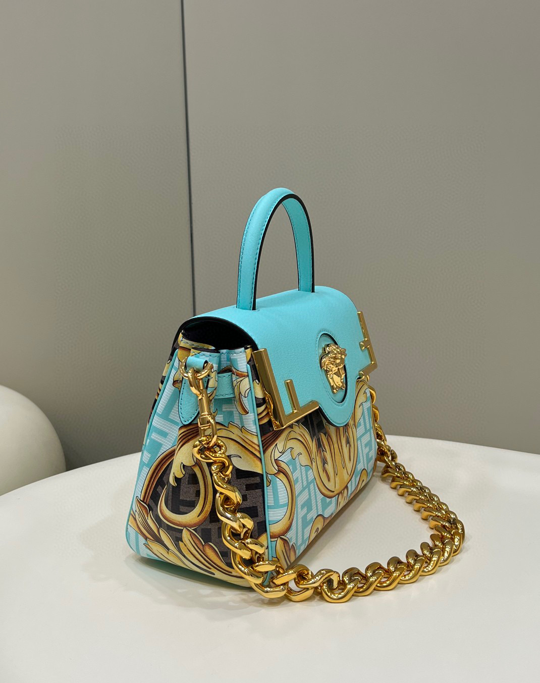 F**di & versace la medusa