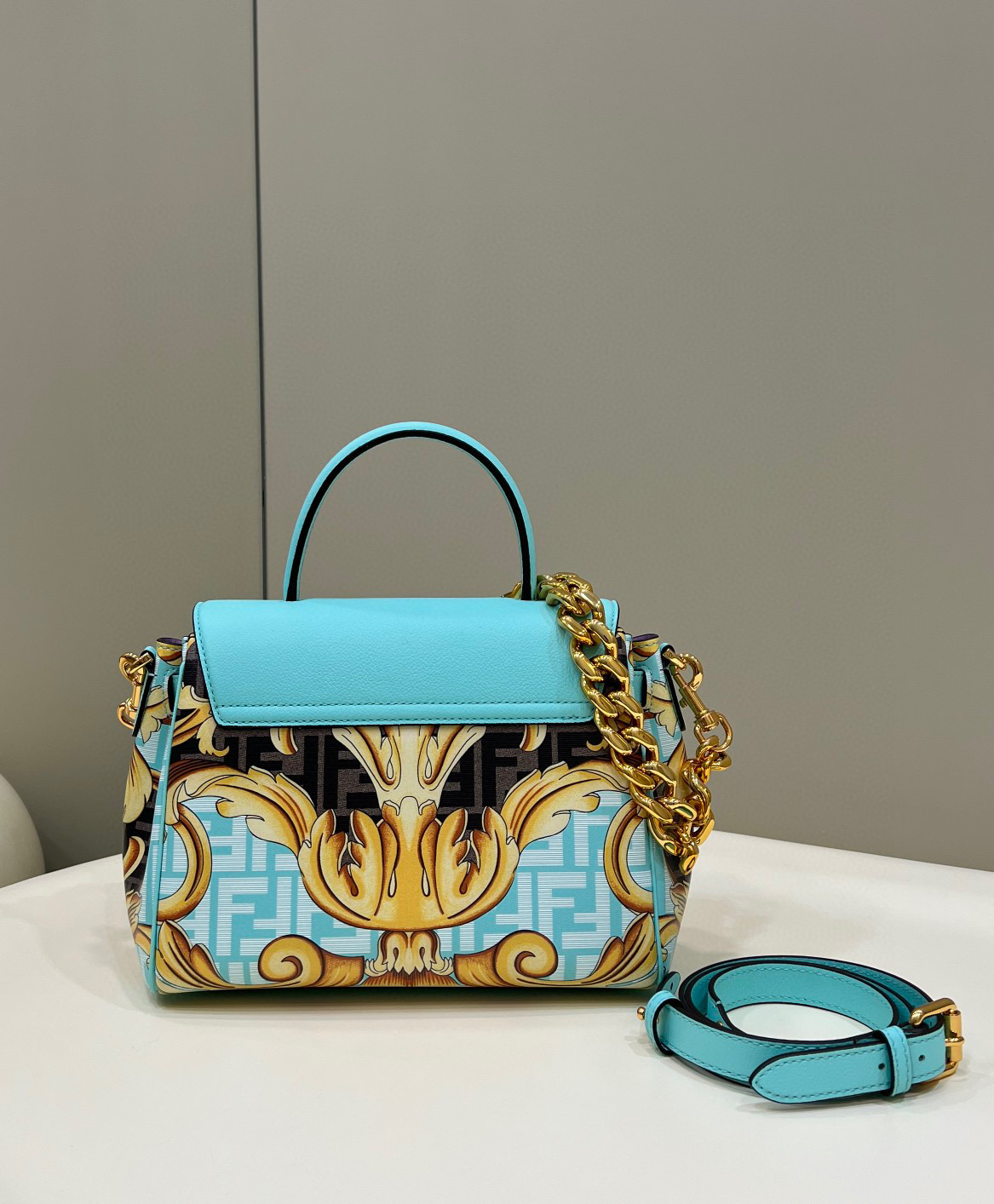 F**di & versace la medusa