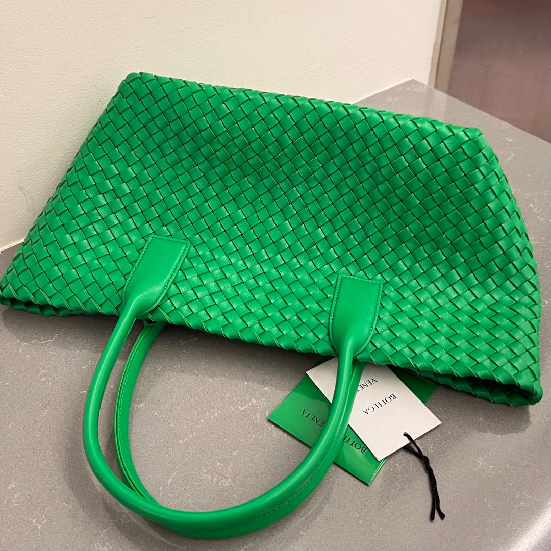 bo*te*ga Ve*ne*ta cabat