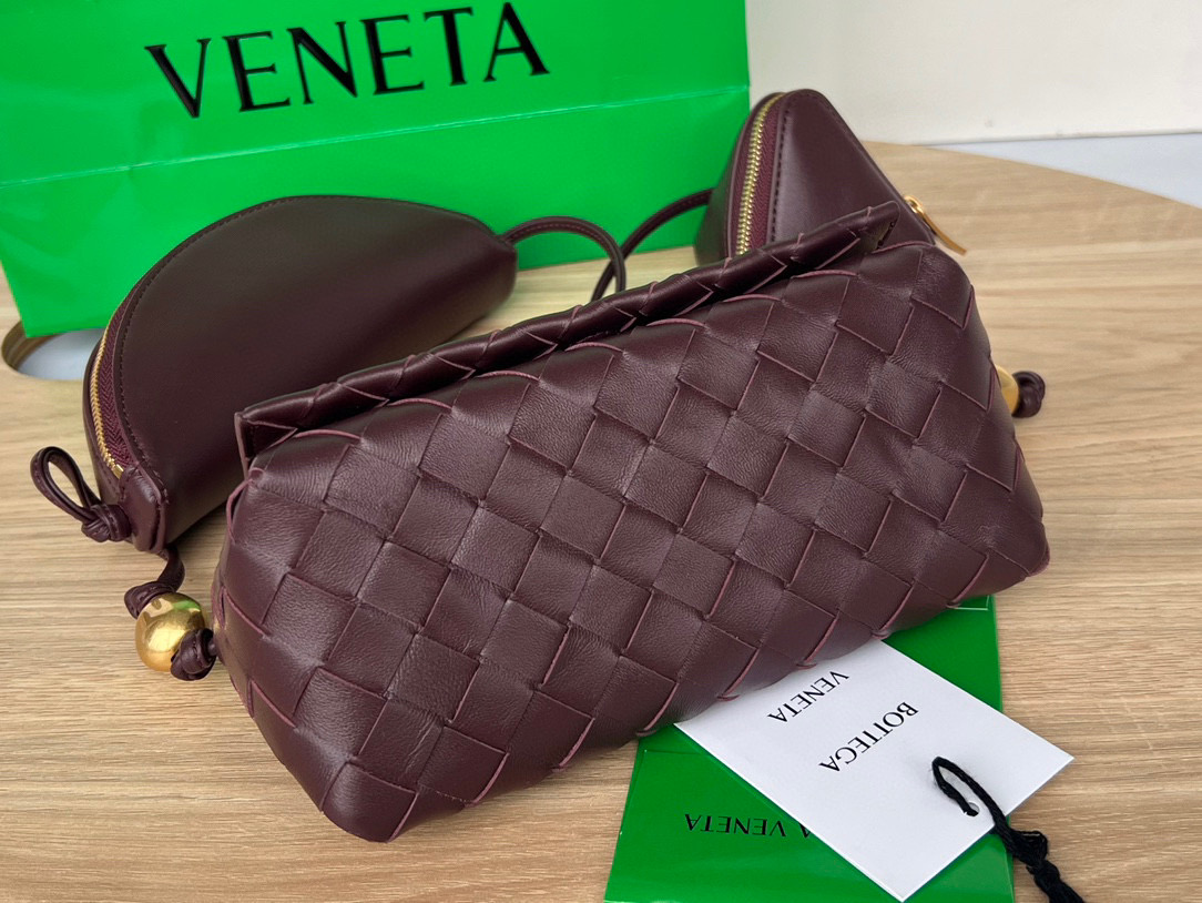 bo*te*ga Ve*ne*ta multi cross body pouch