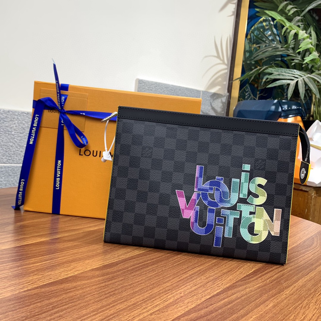 l**is V*t*n zippy wallet