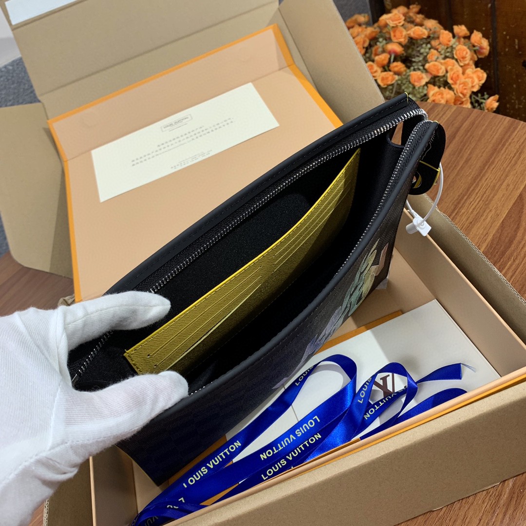 l**is V*t*n zippy wallet