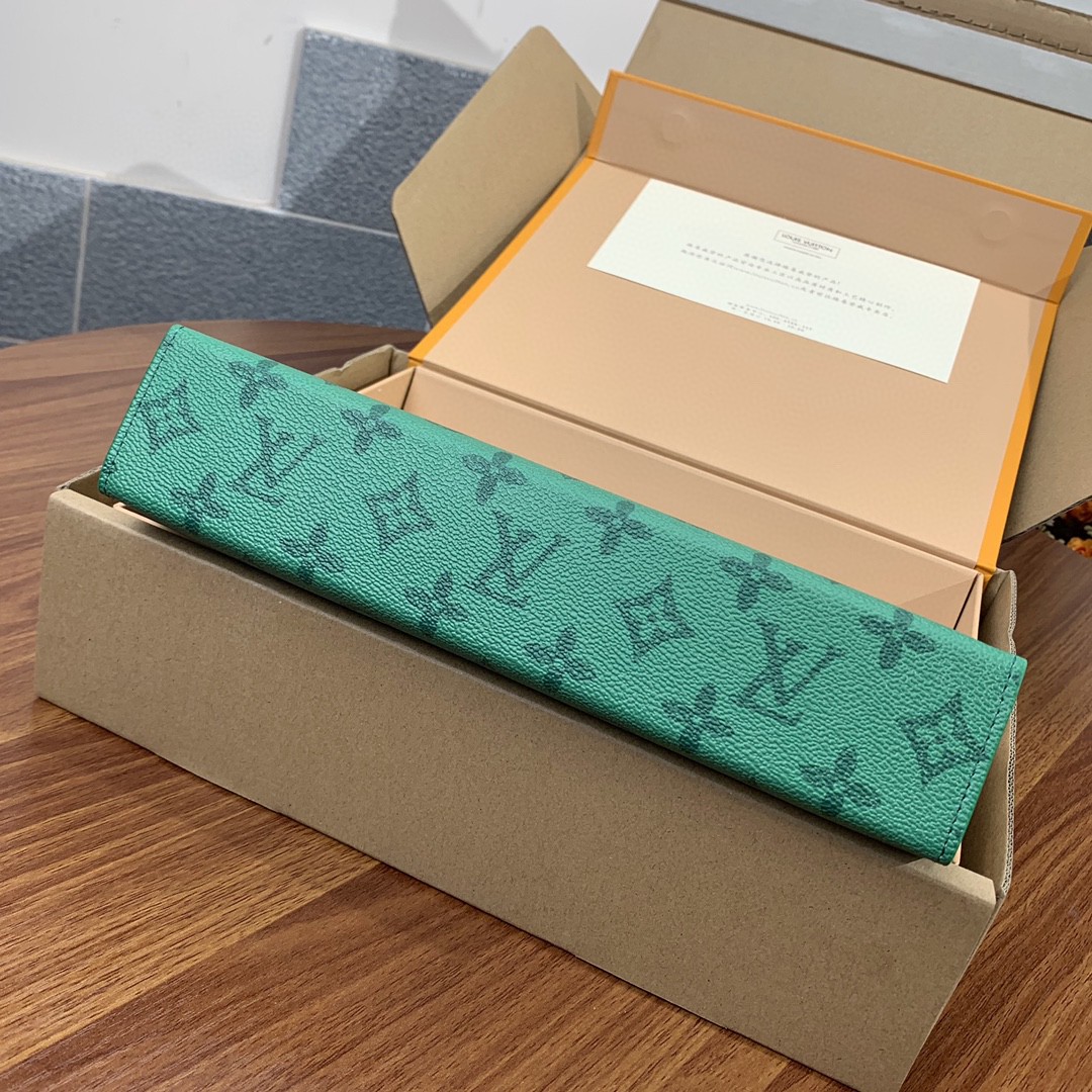 l**is V*t*n pochette voyage mm