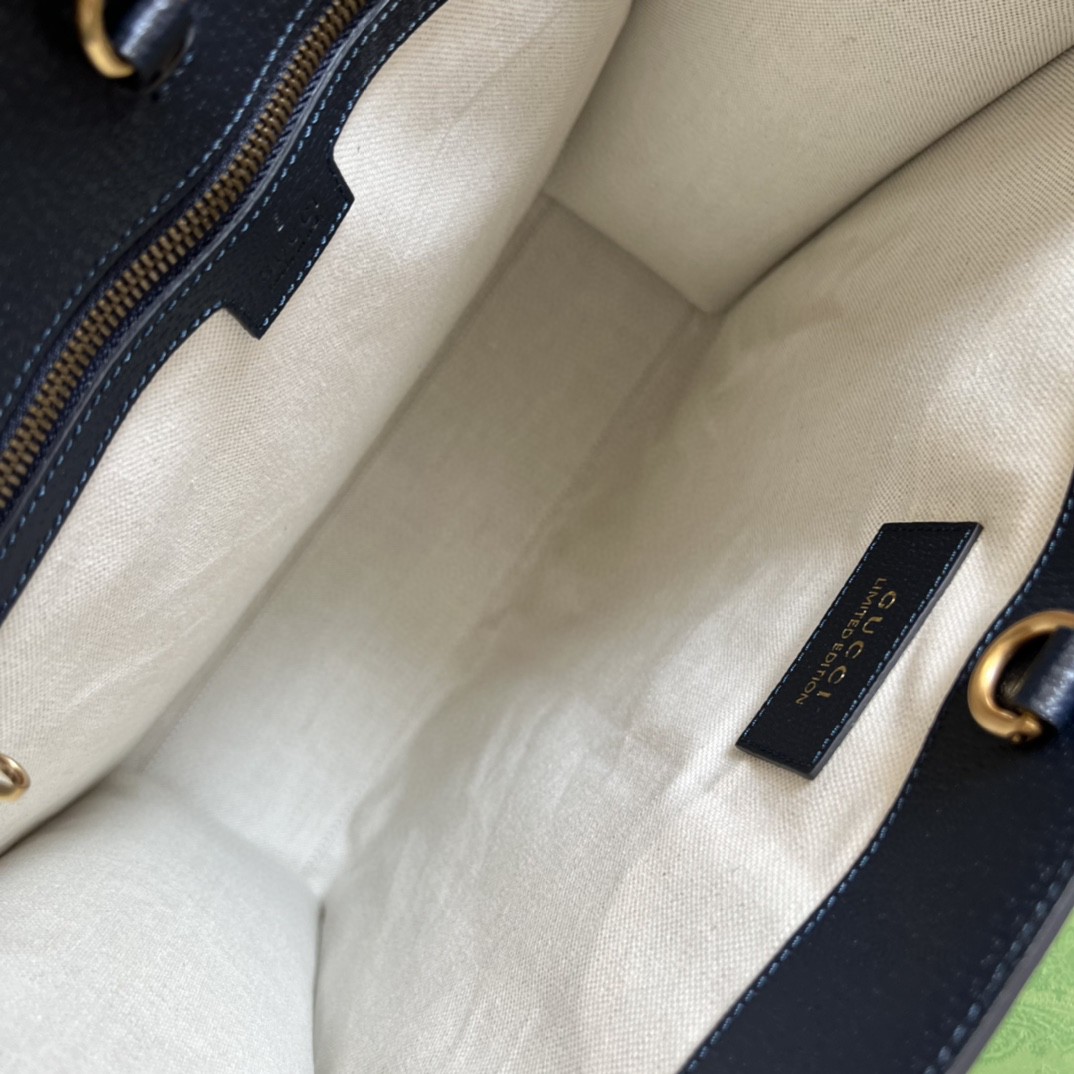 g*u*i gg S*p*e canvas medium tote bag
