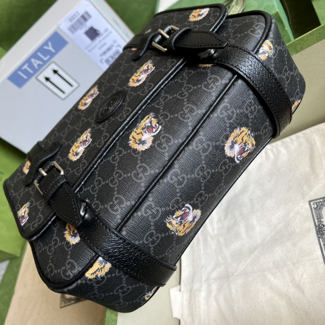 G*u*i gg messenger bag