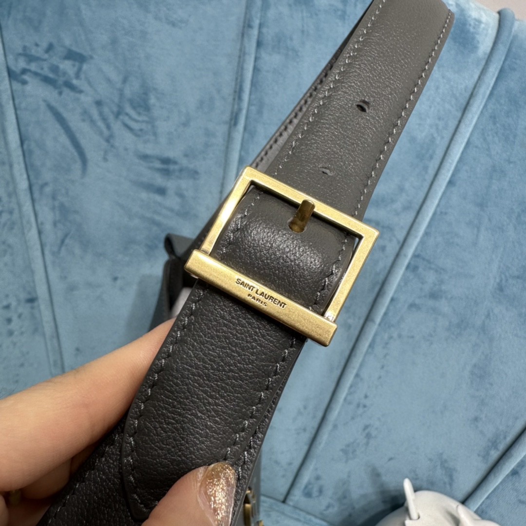 YSL LE5À7 SOFT SMALL Hobo Bag