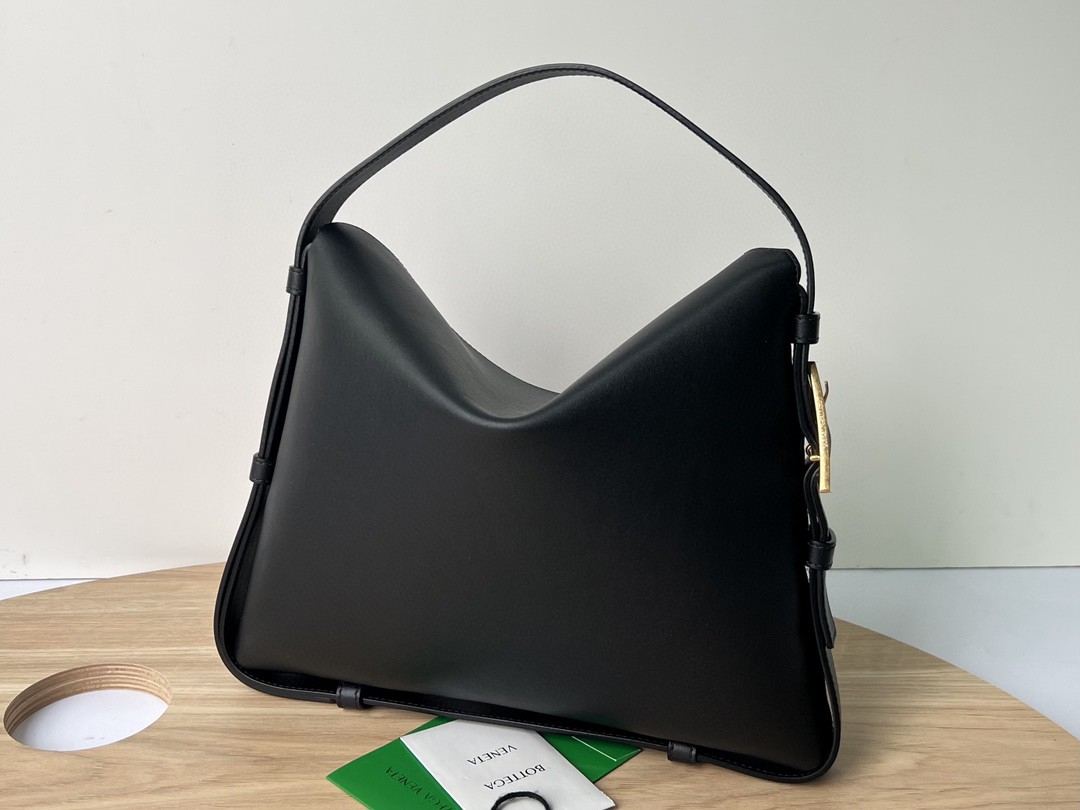 bo*te*ga Ve*ne*ta cradle