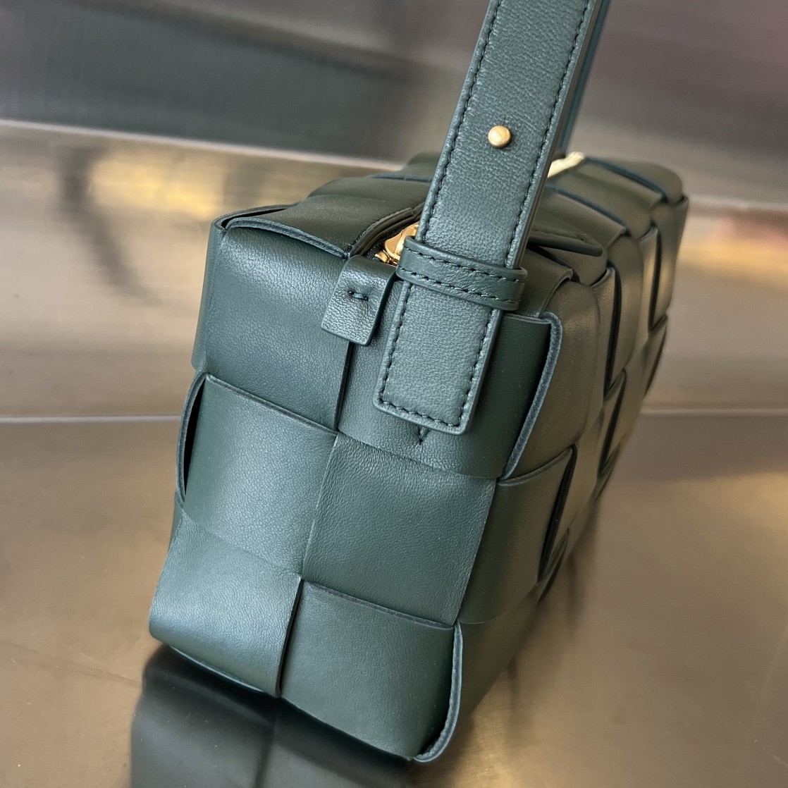 bo*te*ga Ve*ne*ta brick cassette