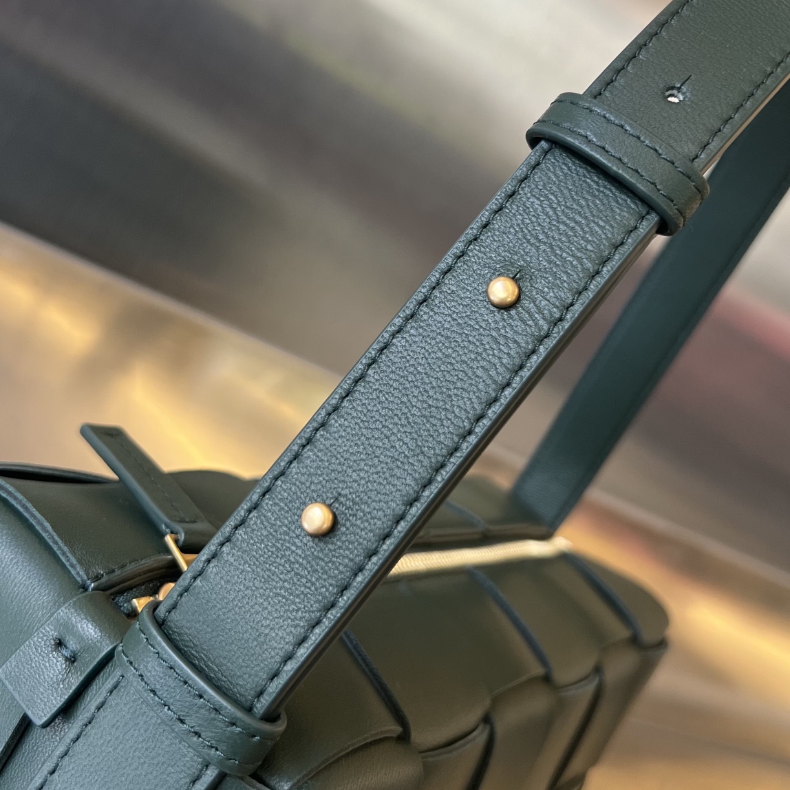 bo*te*ga Ve*ne*ta brick cassette