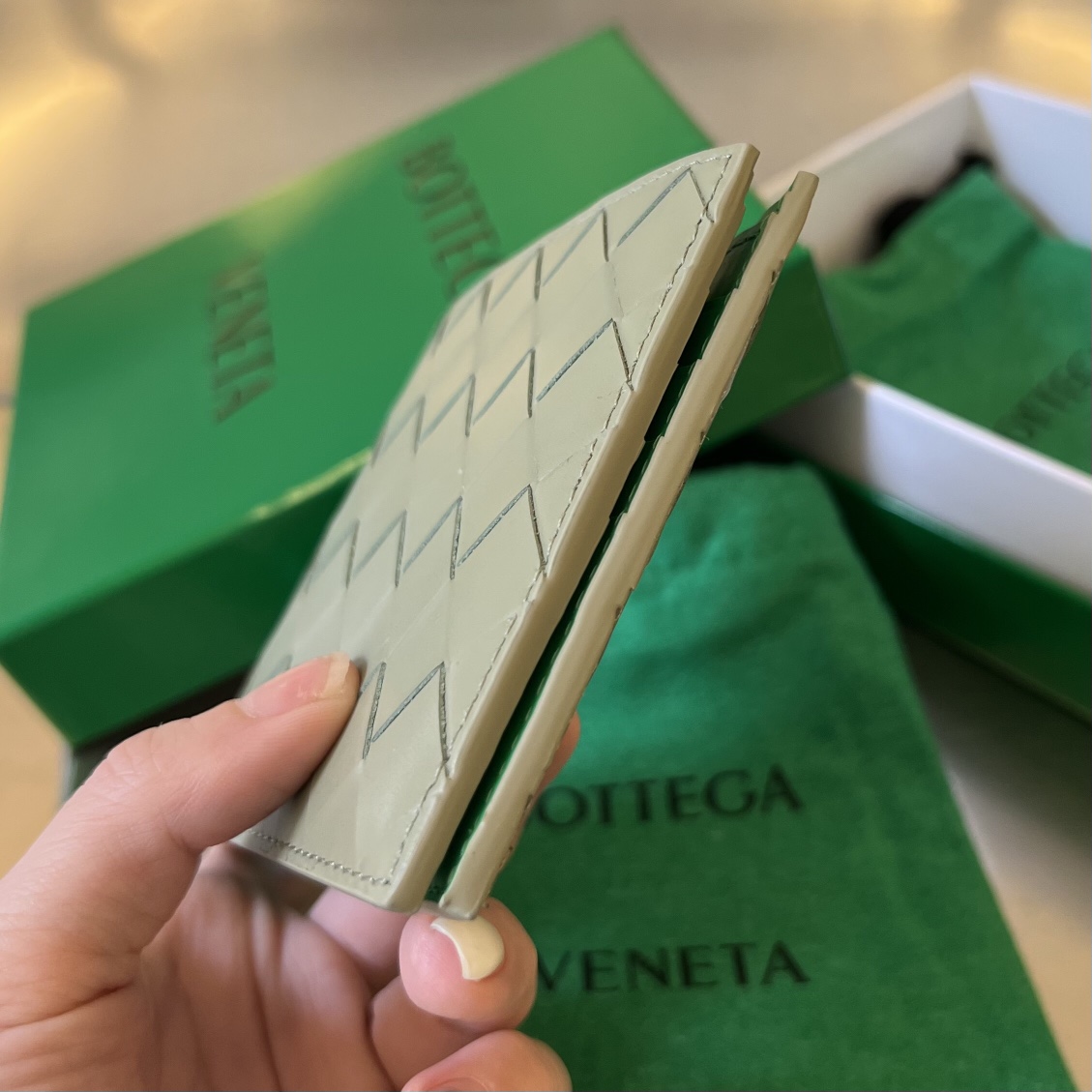 bo*te*ga Ve*ne*ta intrecciato bi-fold wallet