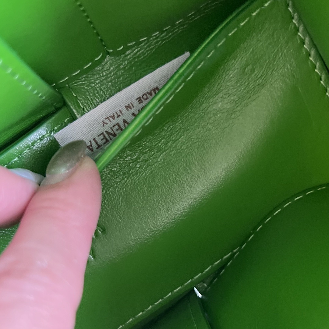 bo*te*ga Ve*ne*ta bv candy arco tote bag