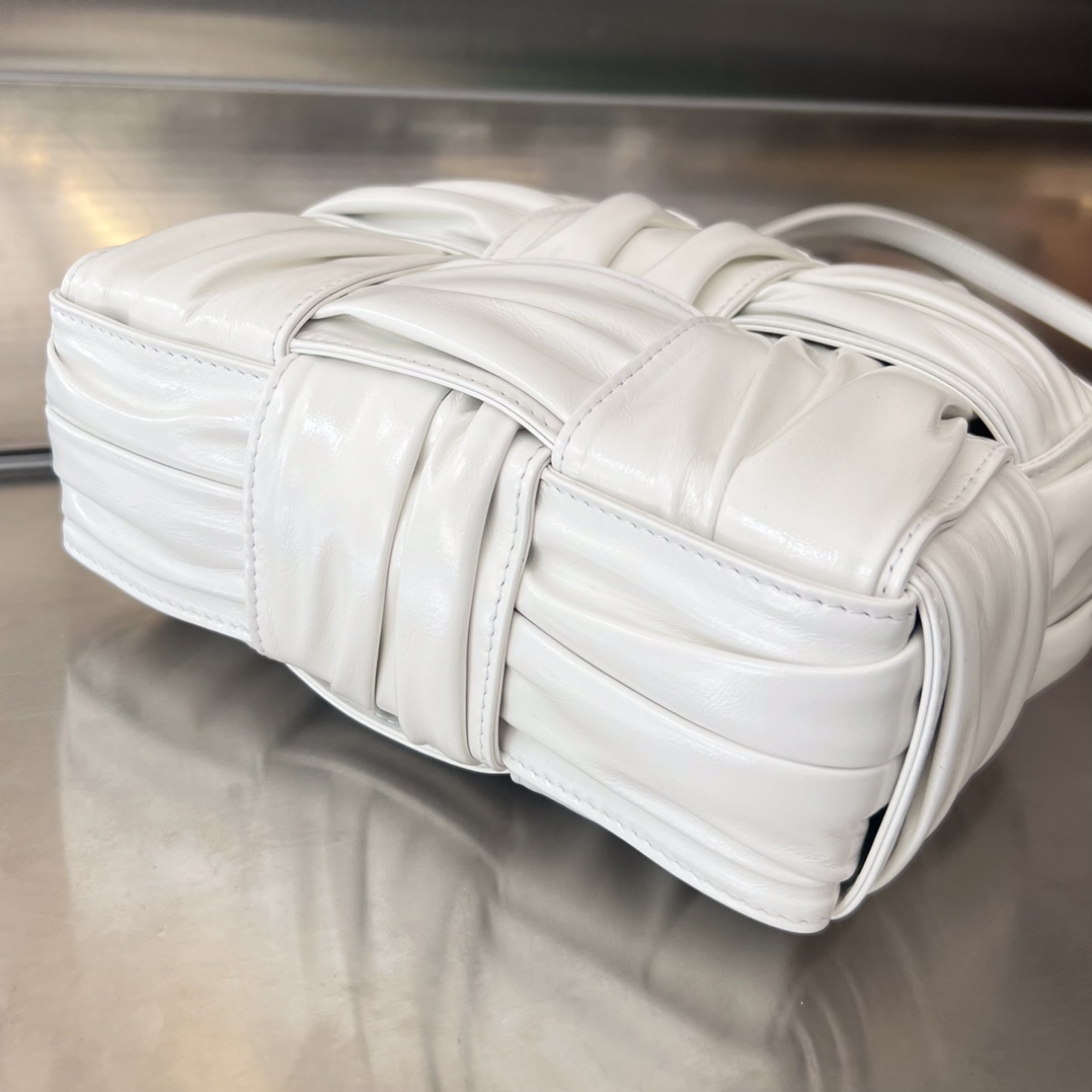 bo*te*ga Ve*ne*ta bv candy arco tote bag