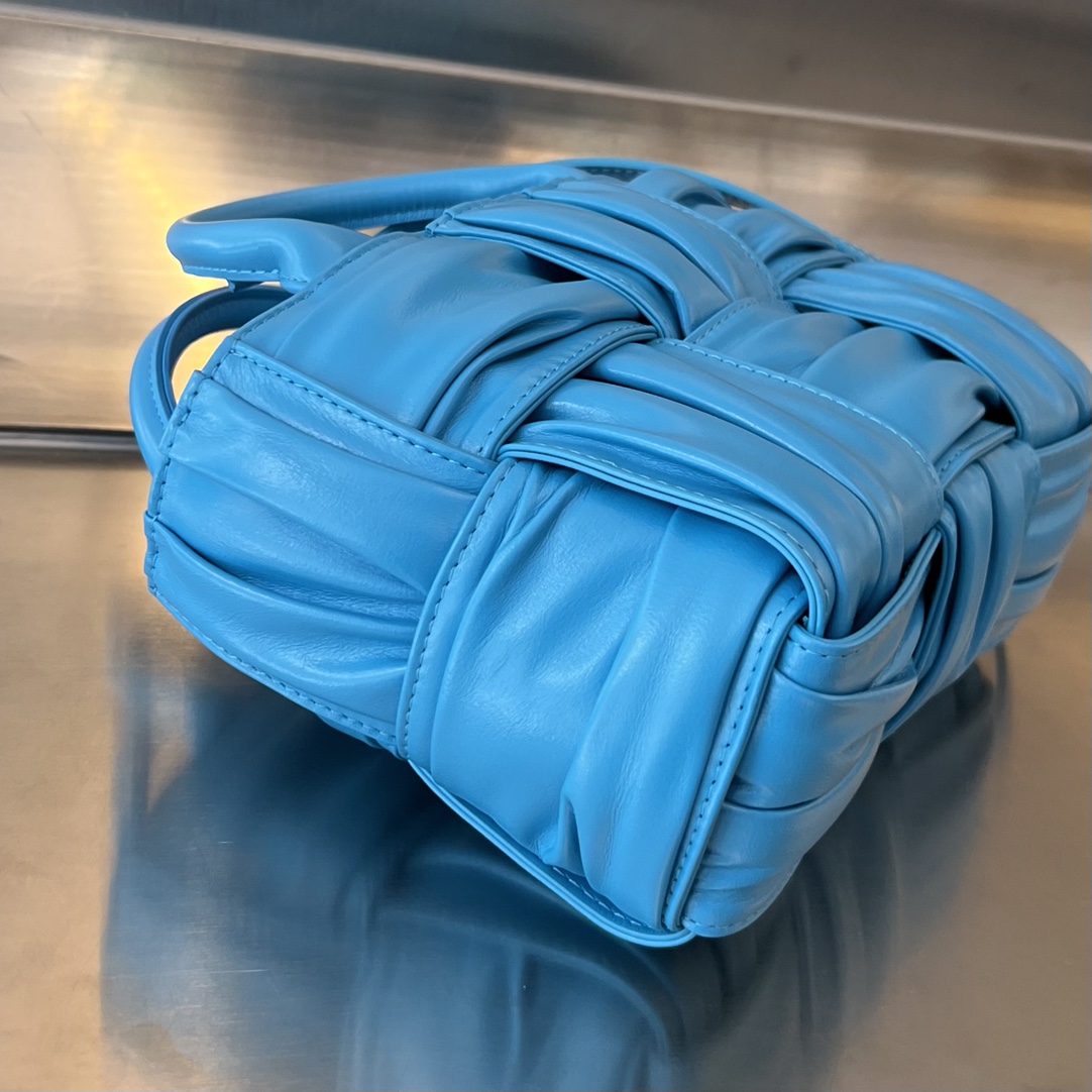 bo*te*ga Ve*ne*ta bv candy arco tote bag