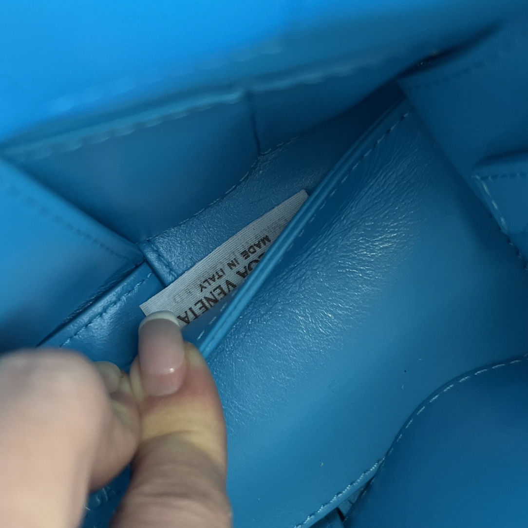 bo*te*ga Ve*ne*ta bv candy arco tote bag