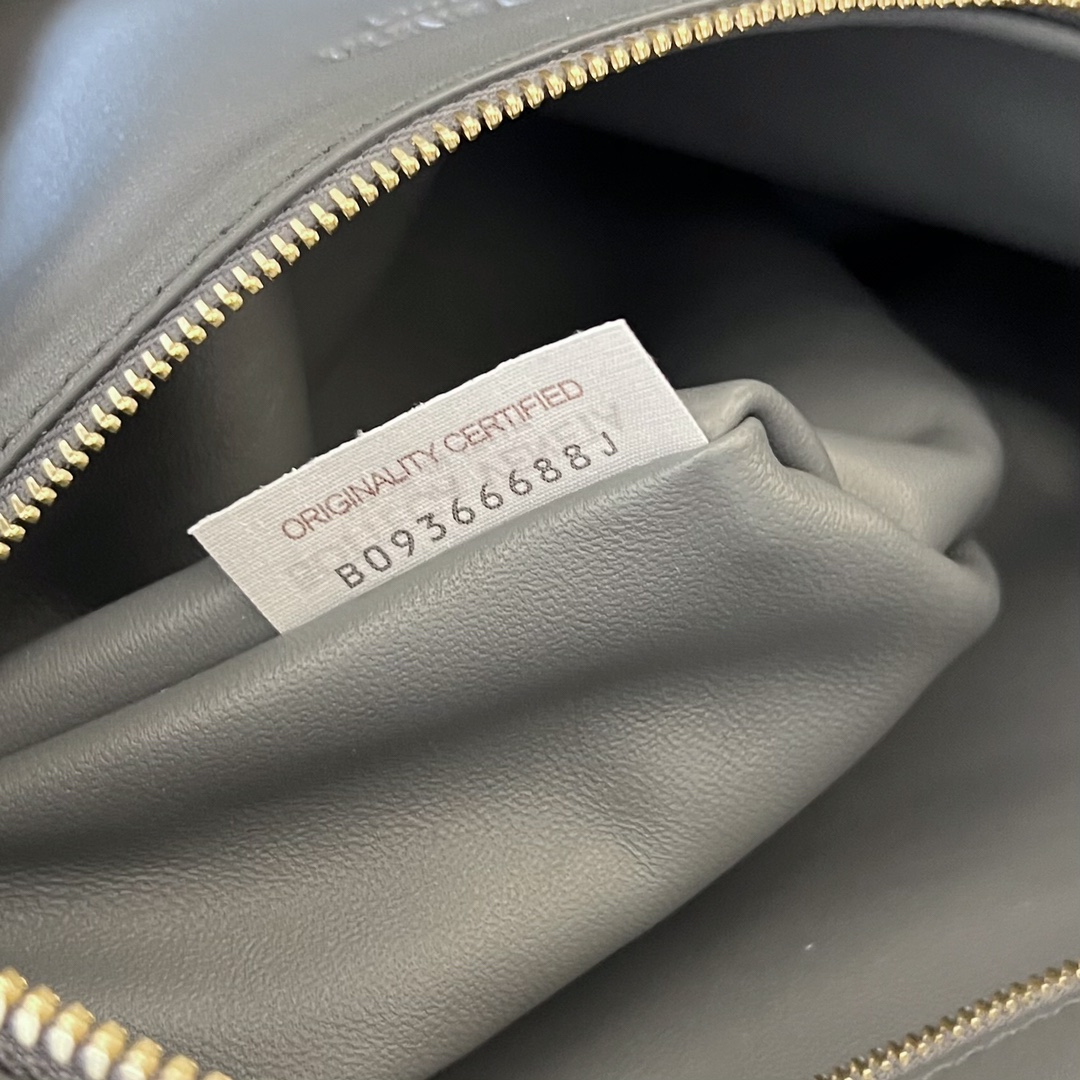 bo*te*ga Ve*ne*ta bv small jodie