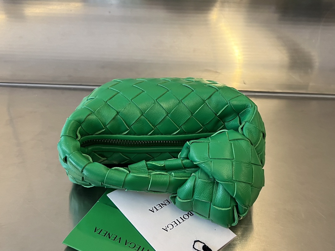 bo*te*ga Ve*ne*ta candy jodie