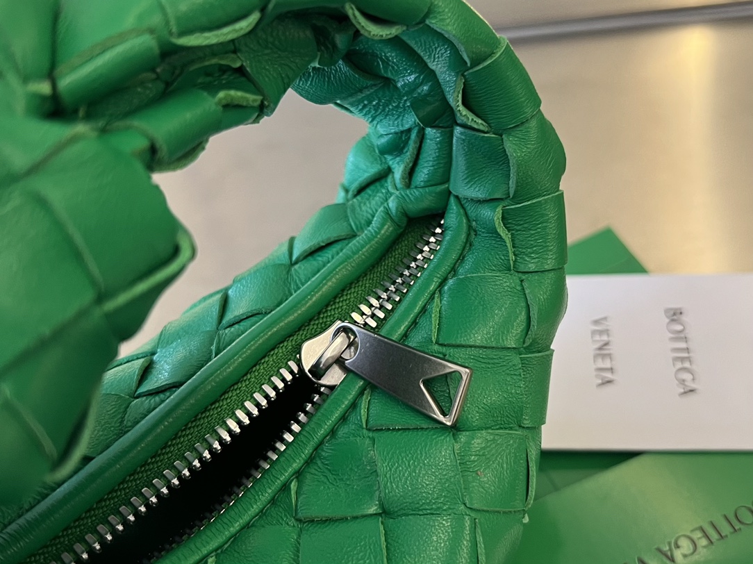 bo*te*ga Ve*ne*ta candy jodie