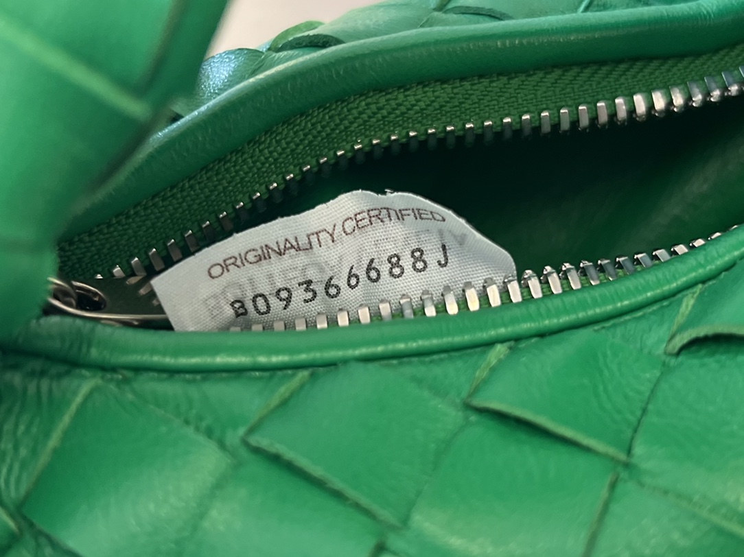 bo*te*ga Ve*ne*ta candy jodie