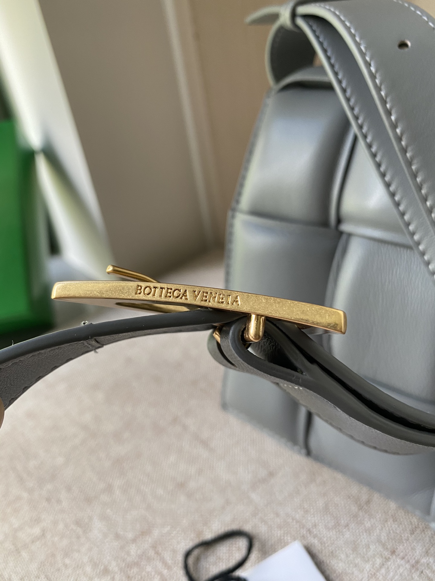 bo*te*ga Ve*ne*ta padded cassette