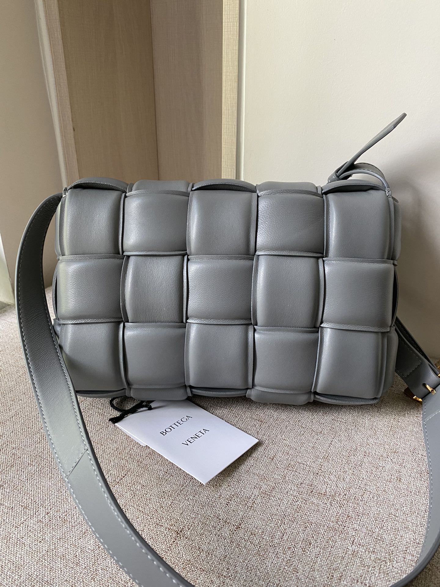 bo*te*ga Ve*ne*ta padded cassette