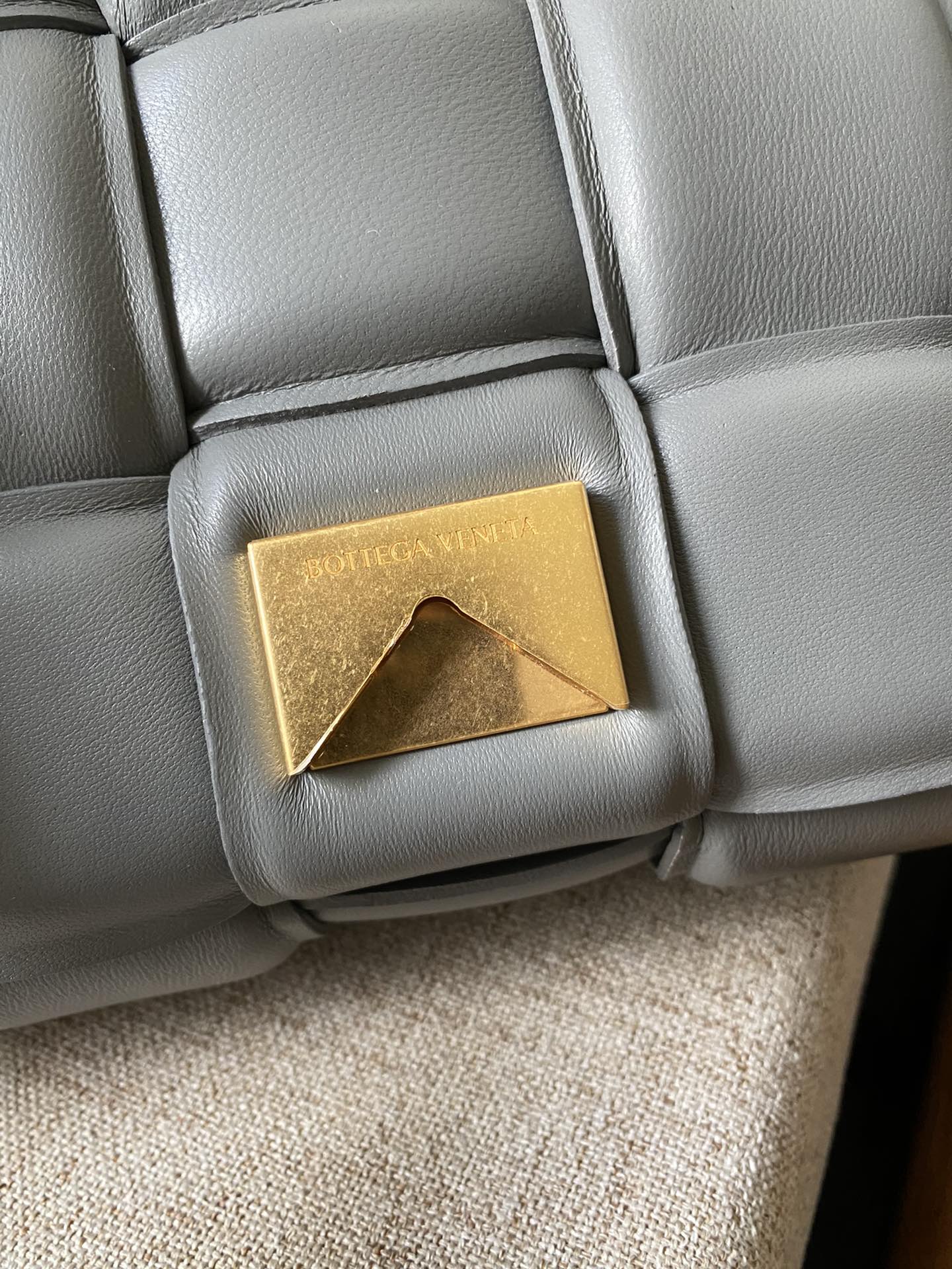 bo*te*ga Ve*ne*ta padded cassette